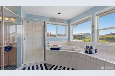 1042 Shorecrest Place, Camano Island, WA 98282 - Photo 16