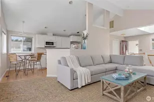 1042 Shorecrest Pl, Camano Island, WA 98282 - Photo 10