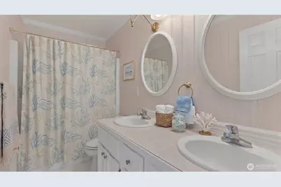 1042 Shorecrest Place, Camano Island, WA 98282 - Photo 18