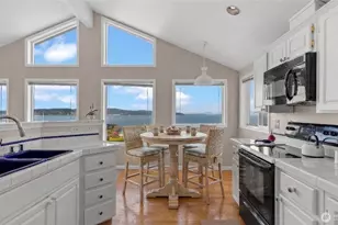 1042 Shorecrest Pl, Camano Island, WA 98282 - Photo 10