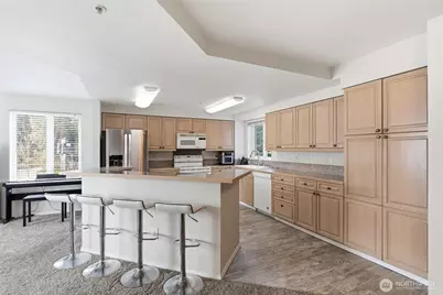 15020 Bothell Way NE #406, Lake Forest Park, WA 98155 - Photo 4