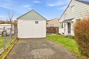 302 S Albert St, Port Angeles, WA 98362 - Photo 6