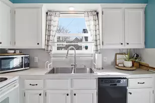 302 S Albert St, Port Angeles, WA 98362 - Photo 14