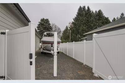 613 S Perry Avenue, East Wenatchee, WA 98802 - Photo 20
