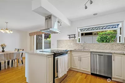 17050 Northup Way #5, Bellevue, WA 98008 - Photo 6