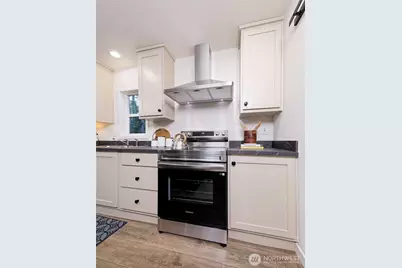 31 E Sherwood Place, Shelton, WA 98584 - Photo 8