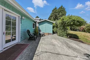 805 36th St, Anacortes, WA 98221 - Photo 4