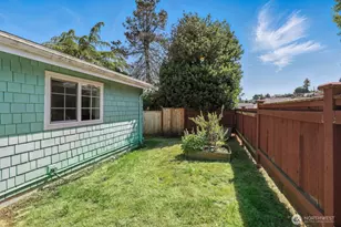 805 36th St, Anacortes, WA 98221 - Photo 18