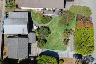 805 36th St, Anacortes, WA 98221 - Photo 26