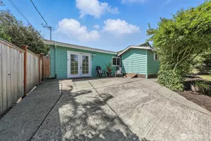 805 36th St, Anacortes, WA 98221 - Photo 4