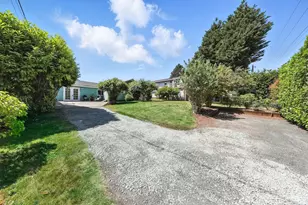 805 36th St, Anacortes, WA 98221 - Photo 20