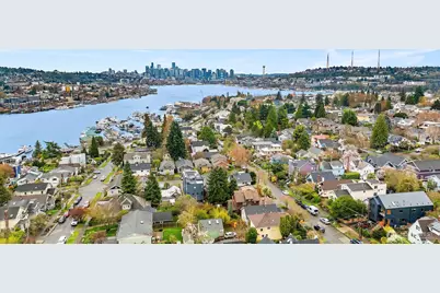 3818 Corliss Avenue N, Seattle, WA 98103 - Photo 32