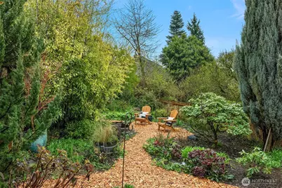 3818 Corliss Avenue N, Seattle, WA 98103 - Photo 28