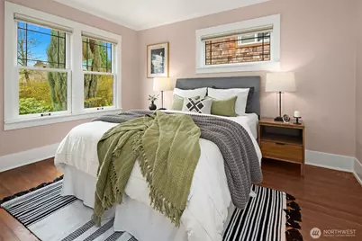 3818 Corliss Avenue N, Seattle, WA 98103 - Photo 14