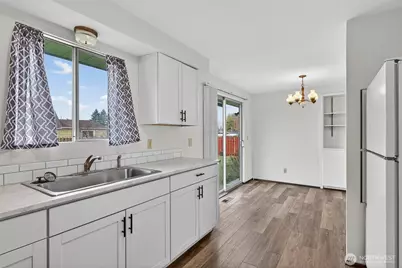 1031 N Laventure Road, Mount Vernon, WA 98273 - Photo 8