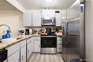 3201 S 208th St, SeaTac, WA 98198 - Photo 22