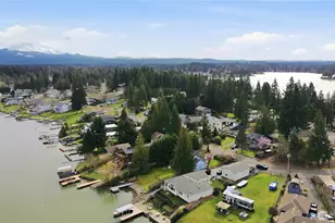 4713 N Island Dr, Bonney Lake, WA 98391 - Photo 34