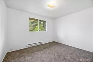 4713 N Island Dr, Bonney Lake, WA 98391 - Photo 12