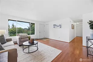 4713 N Island Dr, Bonney Lake, WA 98391 - Photo 4