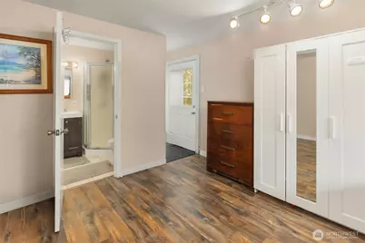 130 110th Place SE, Bellevue, WA 98004 - Photo 16