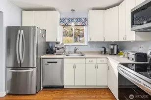 130 110th Pl SE, Bellevue, WA 98004 - Photo 4