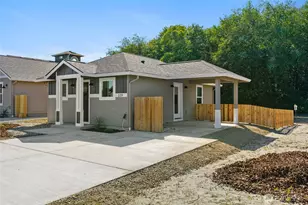 119 7th St SW, Long Beach, WA 98631 - Photo 2