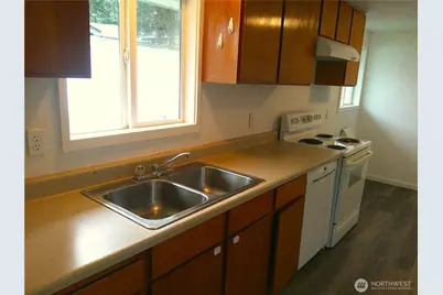 10615 18th Avenue SW, Seattle, WA 98146 - Photo 6