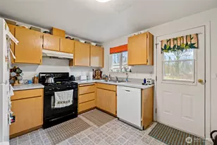 45082 Shields Ct, Concrete, WA 98237 - Photo 10