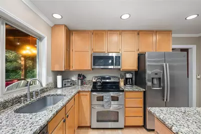 16502 NE 180th Place, Woodinville, WA 98072 - Photo 2