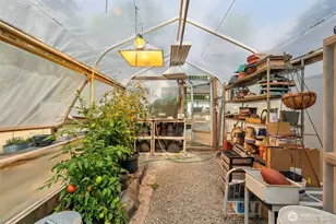 17209 W Riverside Dr, Bothell, WA 98011 - Photo 38