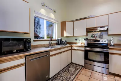 655 Hunt St, Friday Harbor, WA 98250 - Photo 4