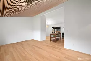 330 SE Clark St, Issaquah, WA 98027 - Photo 8