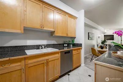 15000 Juanita Drive NE #307, Kenmore, WA 98028 - Photo 8