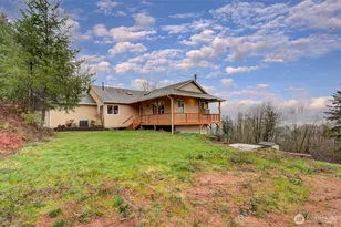 498 Bryant Hill Rd, Woodland, WA 98674 - Photo 2