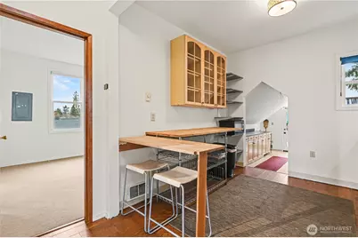 5525 Woodlawn Avenue N, Seattle, WA 98103 - Photo 10