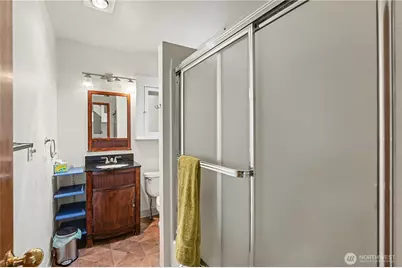 5525 Woodlawn Avenue N, Seattle, WA 98103 - Photo 14