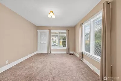 421 2nd Street NW, Puyallup, WA 98371 - Photo 4