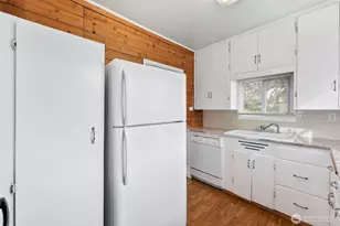 421 2nd St NW, Puyallup, WA 98371 - Photo 12