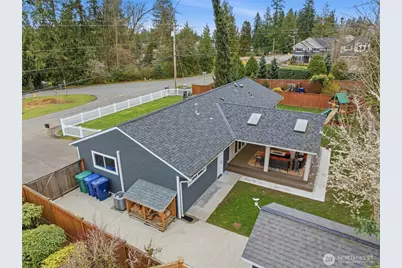 15304 Larch Way, Lynnwood, WA 98087 - Photo 2