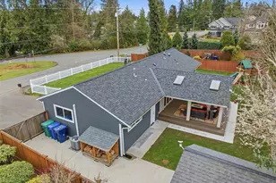 15304 Larch Way, Lynnwood, WA 98087 - Photo 2