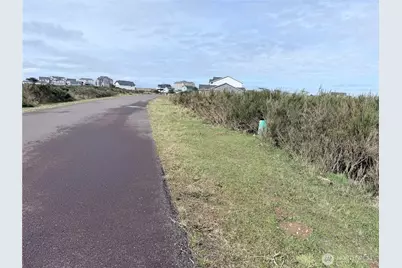 458 W Wind Street, Ocean Shores, WA 98569 - Photo 2