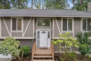 10317 NE 123rd Pl, Kirkland, WA 98034 - Photo 2