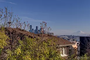 505 W Kinnear Pl, Seattle, WA 98119 - Photo 2