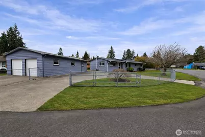 18701 3rd Avenue S, Burien, WA 98148 - Photo 2