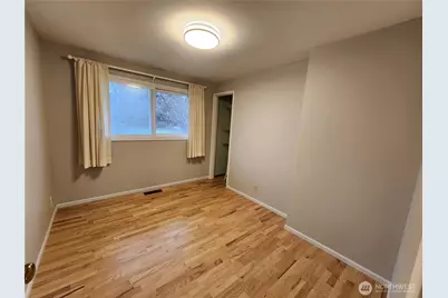 18701 3rd Avenue S, Burien, WA 98148 - Photo 12