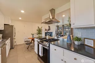 309 W Cole St, Kent, WA 98032 - Photo 2