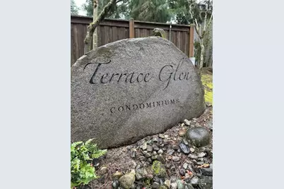 12515 NE 116th Street #B11, Kirkland, WA 98034 - Photo 2
