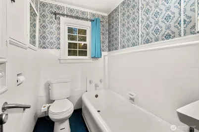 12027 10th Avenue S, Seattle, WA 98168 - Photo 18