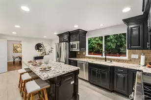 18505 NE 26th St, Redmond, WA 98052 - Photo 14