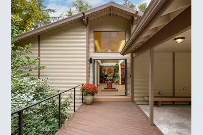 4851 88th Place SE, Mercer Island, WA 98040 - Photo 2